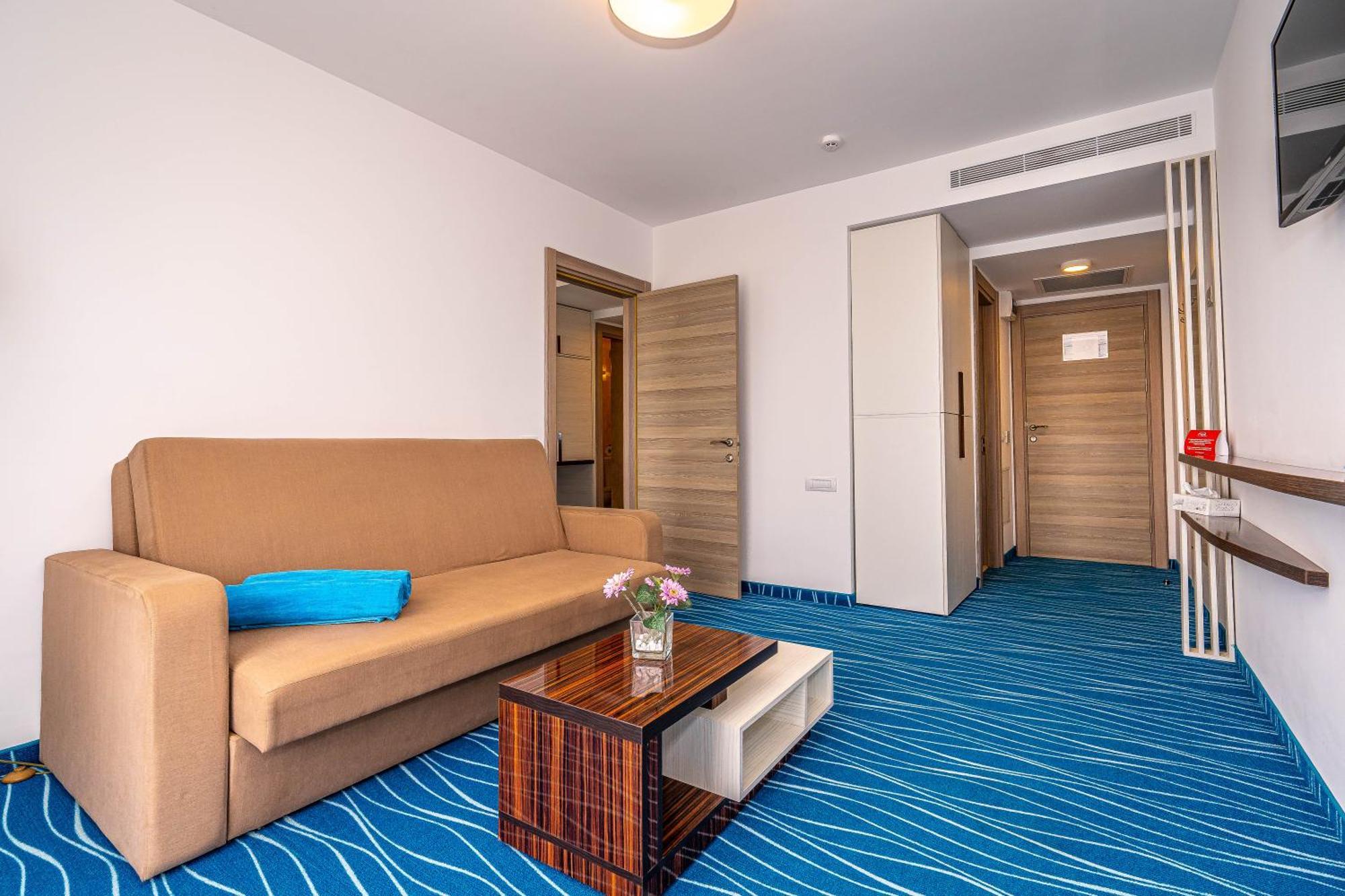 Mera Onix Hotel